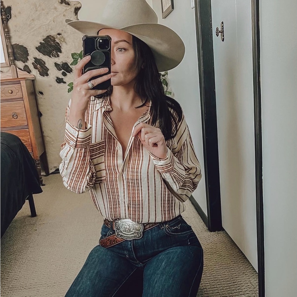 Lightweight button down
